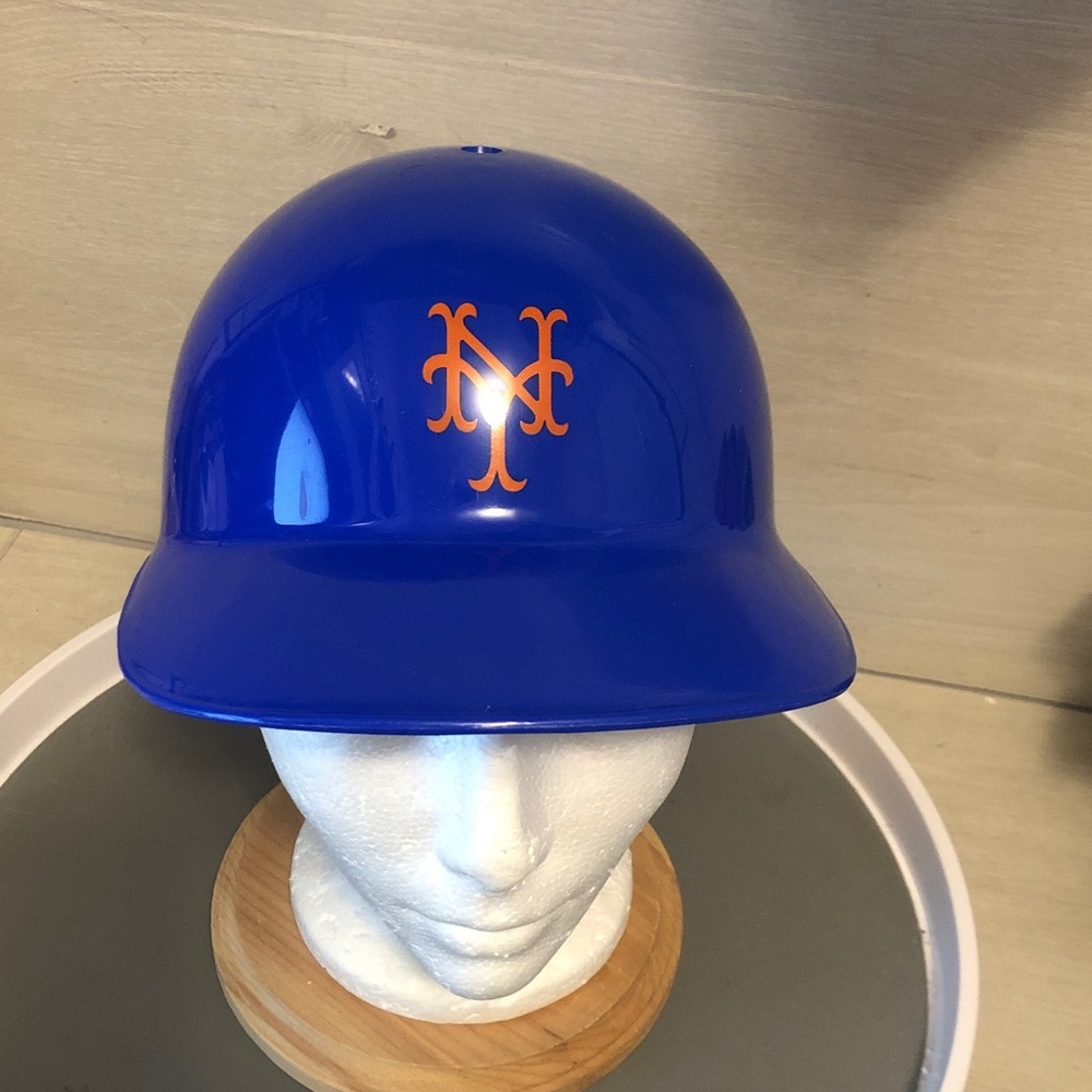 New York Mets Vintage 1970's Blue Full Size Plastic Souvenir Batting Helmet